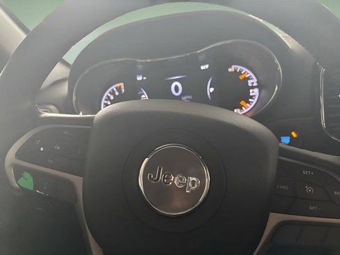 Used 2019 Jeep Grand Cherokee Limited image 11