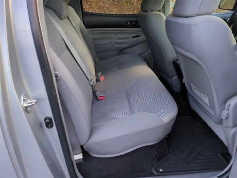 Used 2014 Toyota Tacoma PreRunner image 13