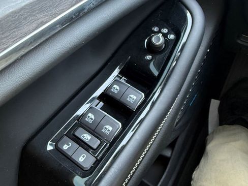 Used 2022 Jeep Grand Cherokee L Overland image 26