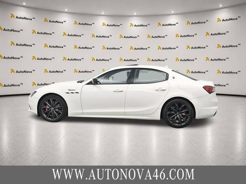 Used 2022 Maserati Ghibli Modena RWD image 3