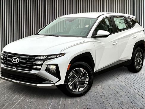 New 2026 Hyundai Tucson Blue SE image 2