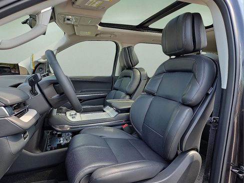 New 2025 Lincoln Navigator L Reserve image 15