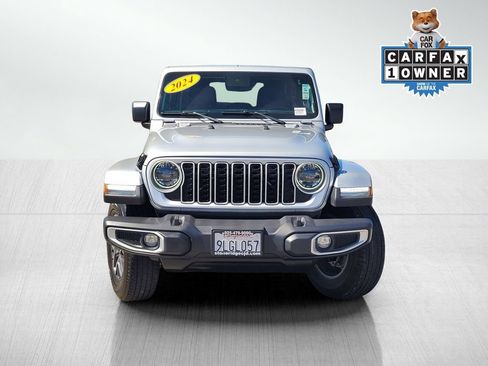 Used 2024 Jeep Wrangler Unlimited Sahara AWD/4WD image 2