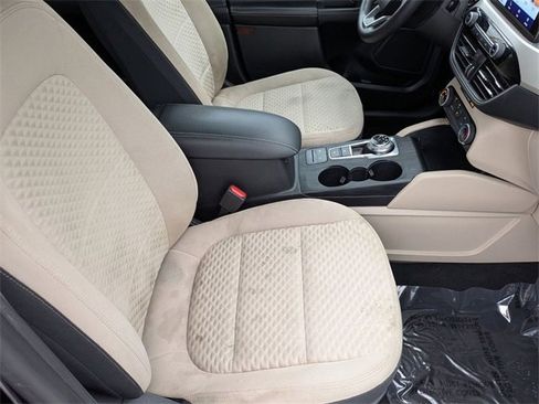 Used 2021 Ford Escape SE image 29