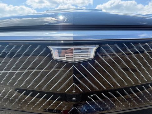 Certified 2024 Cadillac Lyriq Luxury AWD/4WD image 18