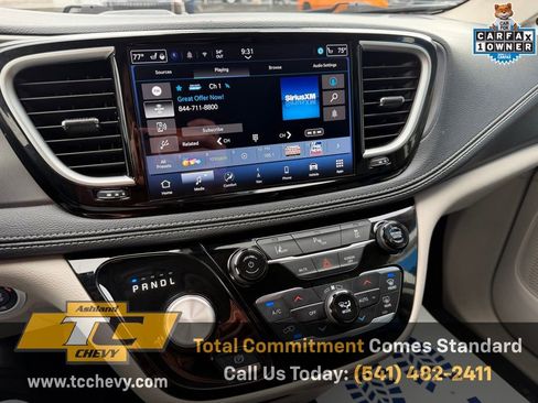 Used 2024 Chrysler Pacifica Select image 20