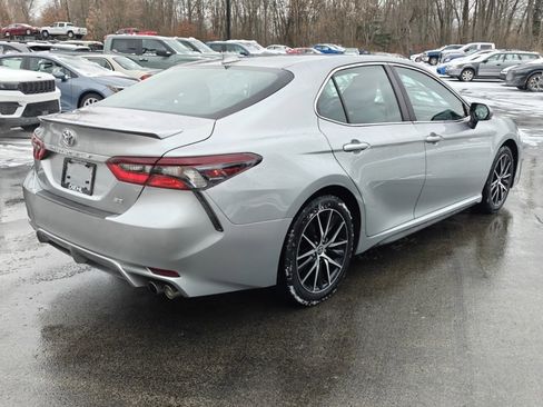 Used 2023 Toyota Camry SE image 6