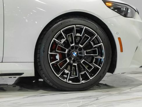 Used 2025 BMW M5 w/ Carbon Package AWD/4WD image 71