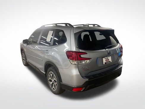 Certified 2023 Subaru Forester Premium AWD/4WD image 4