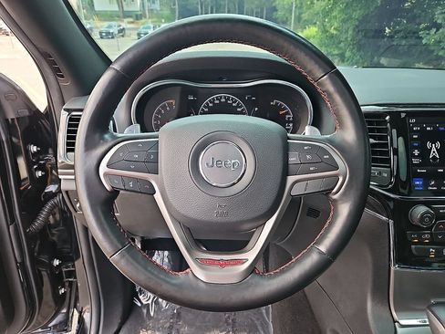 Used 2021 Jeep Grand Cherokee Trailhawk w/ Trailhawk Luxury Group AWD/4WD image 17