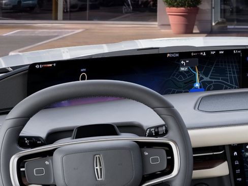 New 2027 Lincoln Navigator Premiere RWD image 13