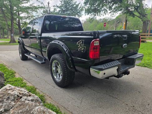 Used 2013 Ford F250 XLT w/ Chrome Pkg AWD/4WD image 6