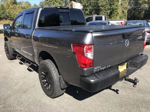 Used 2017 Nissan Titan 4x4 Crew Cab image 6