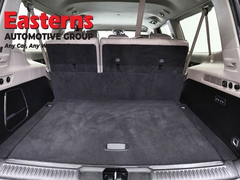 Used 2024 Jeep Wagoneer L Series II w/ Flexible Seating Group RWD image 9