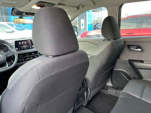 Used 2023 Nissan Rogue SV image 27