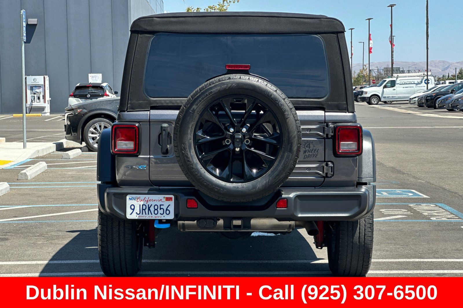 Used 2024 Jeep Wrangler Unlimited AWD/4WD image 5