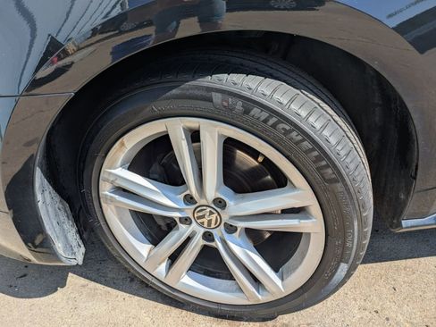 Used 2012 Volkswagen Passat TDI SEL Premium FWD image 18