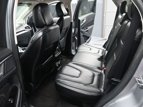 Certified 2020 Ford Edge Titanium image 19