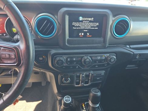 Used 2023 Jeep Wrangler Unlimited w/ Cold Weather Group image 6