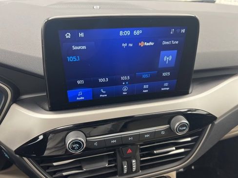 Used 2022 Ford Escape SEL w/ Technology Package image 17