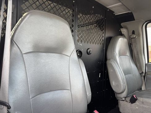 Used 2008 Ford E-250 and Econoline 250 RWD image 15