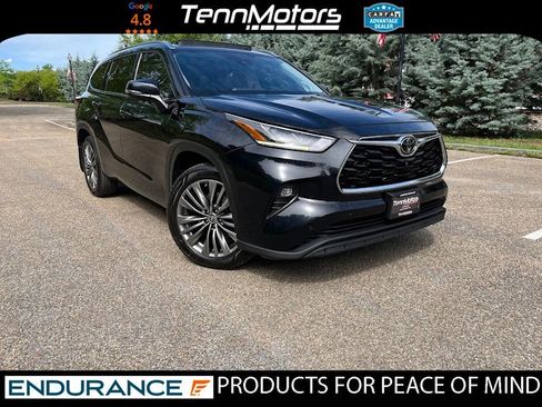 Used 2021 Toyota Highlander Platinum AWD/4WD image 3