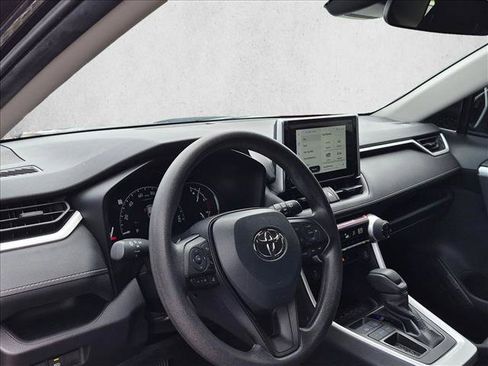 Used 2024 Toyota RAV4 XLE FWD image 4