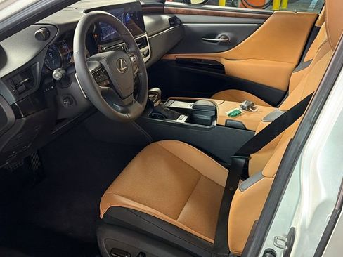 Certified 2022 Lexus ES 300h 300h w/ Premium Package image 25