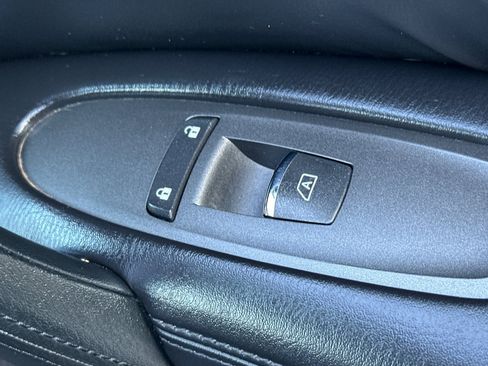 Used 2023 Nissan Armada SL w/ Captain's Chairs Package image 24