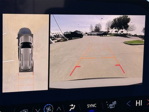 New 2026 Chevrolet Traverse Z71 w/ Enhanced Driving Package image 16