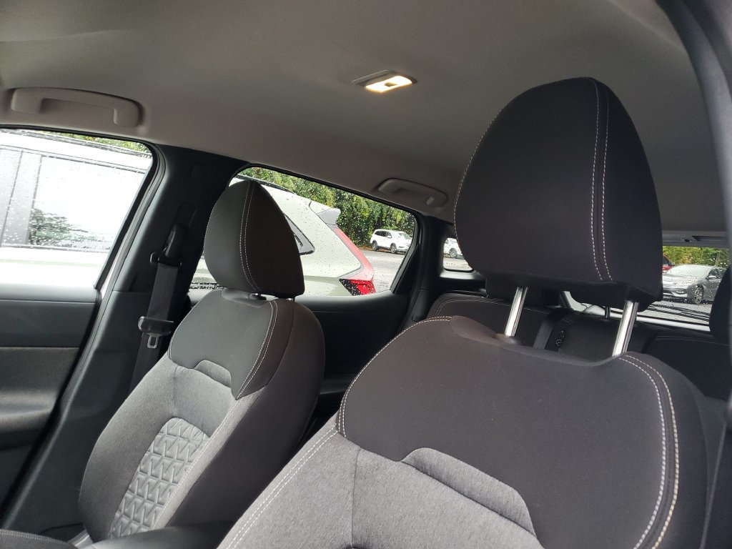 Used 2025 Nissan Kicks SV FWD image 18
