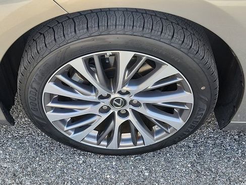 Used 2021 Lexus ES 350 w/ Premium Package image 8