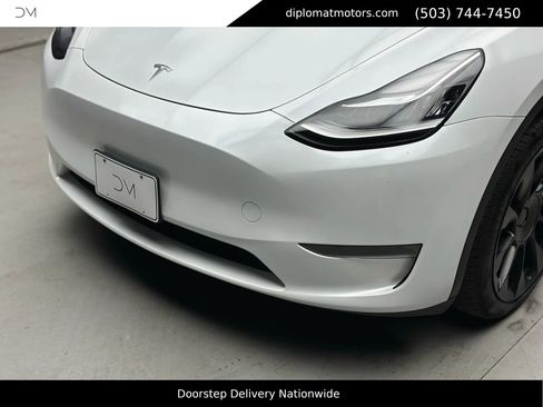 Used 2023 Tesla Model Y Long Range image 14
