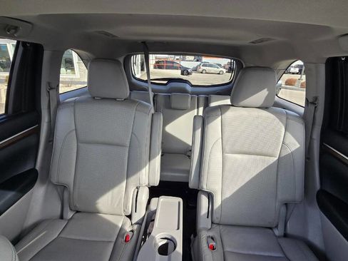 Used 2014 Toyota Highlander Limited image 19
