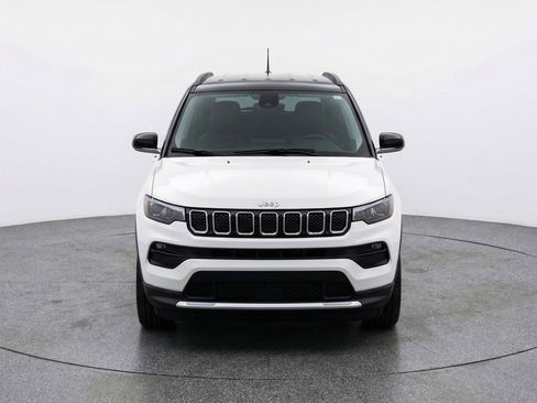 Used 2025 Jeep Compass Limited AWD/4WD image 2