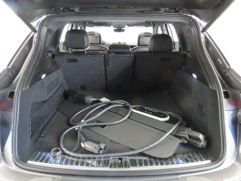 Certified 2025 Porsche Cayenne E-Hybrid AWD/4WD image 48