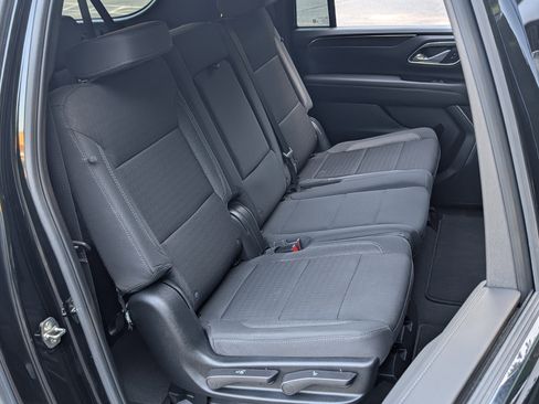 Used 2024 Chevrolet Suburban LS RWD image 21