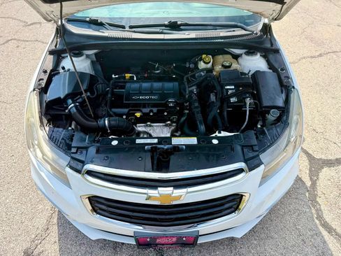 Used 2015 Chevrolet Cruze LT FWD image 11