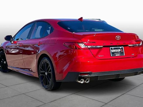 Used 2025 Toyota Camry SE image 11