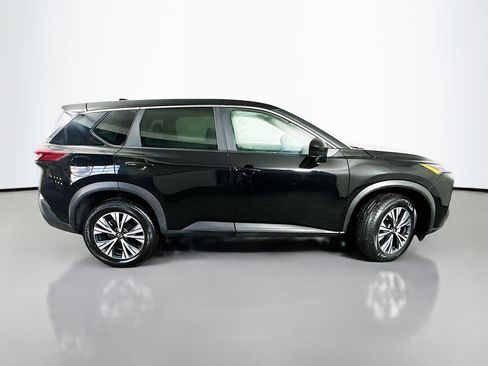 Used 2023 Nissan Rogue SV image 8