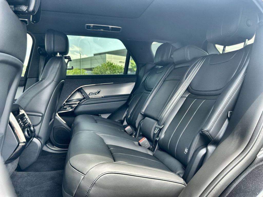 New 2026 Land Rover Range Rover Sport SE AWD/4WD image 15