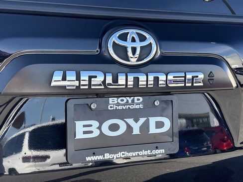 Used 2024 Toyota 4Runner TRD Off-Road Premium image 31