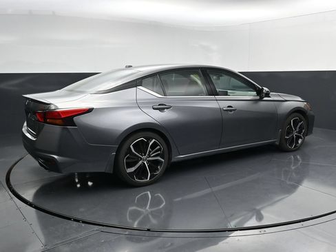 Used 2023 Nissan Altima 2.5 SR FWD image 8