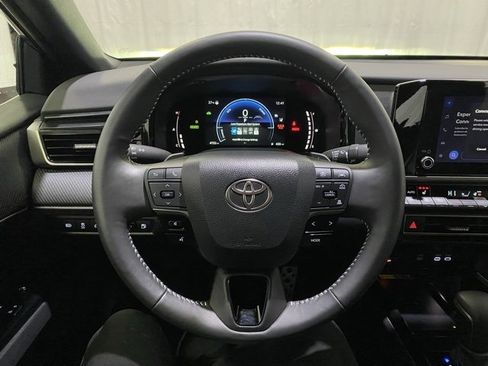 Certified 2025 Toyota Camry SE w/ Convenience Package image 17