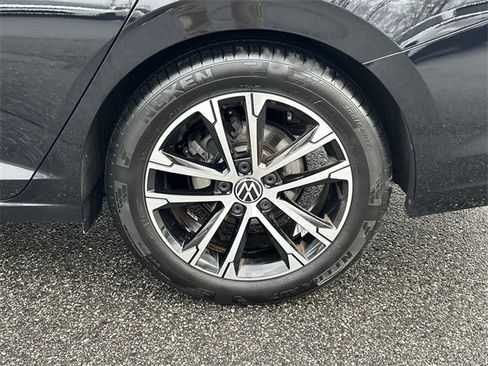 Used 2023 Volkswagen Jetta Sport image 11