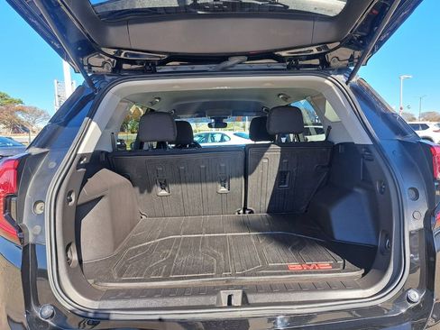 Used 2023 GMC Terrain SLE w/ Driver Convenience Package image 25