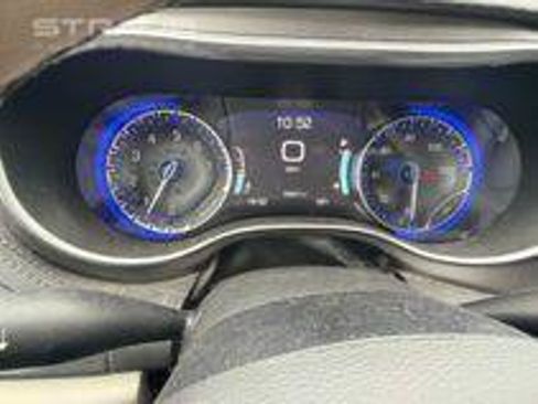 Used 2019 Chrysler Pacifica Limited FWD image 12