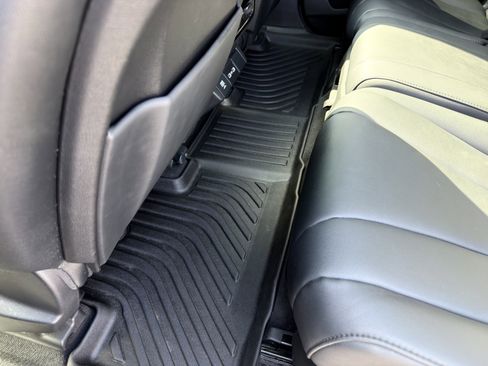 Used 2022 Acura MDX FWD image 25
