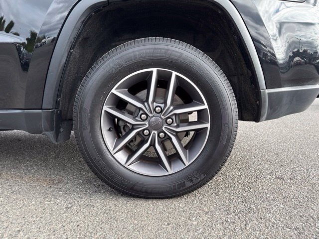 Used 2020 Jeep Grand Cherokee Limited AWD/4WD image 15