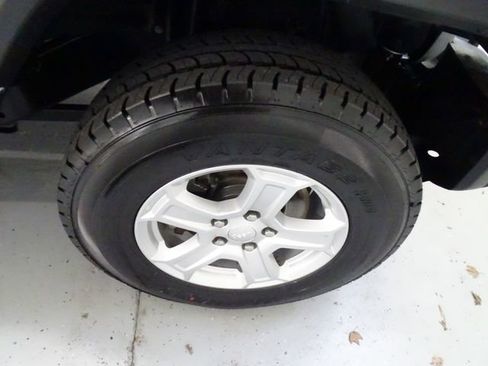 Certified 2022 Jeep Wrangler Unlimited Sport w/ Sun And Sound Package image 30